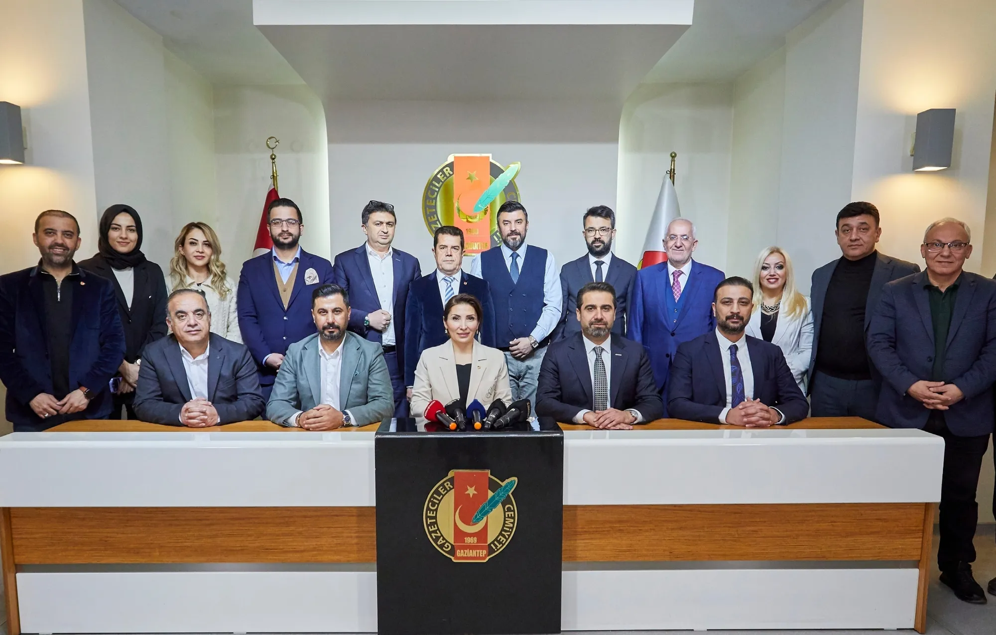 ‘Cefasını çeken sefasını sürmeli’