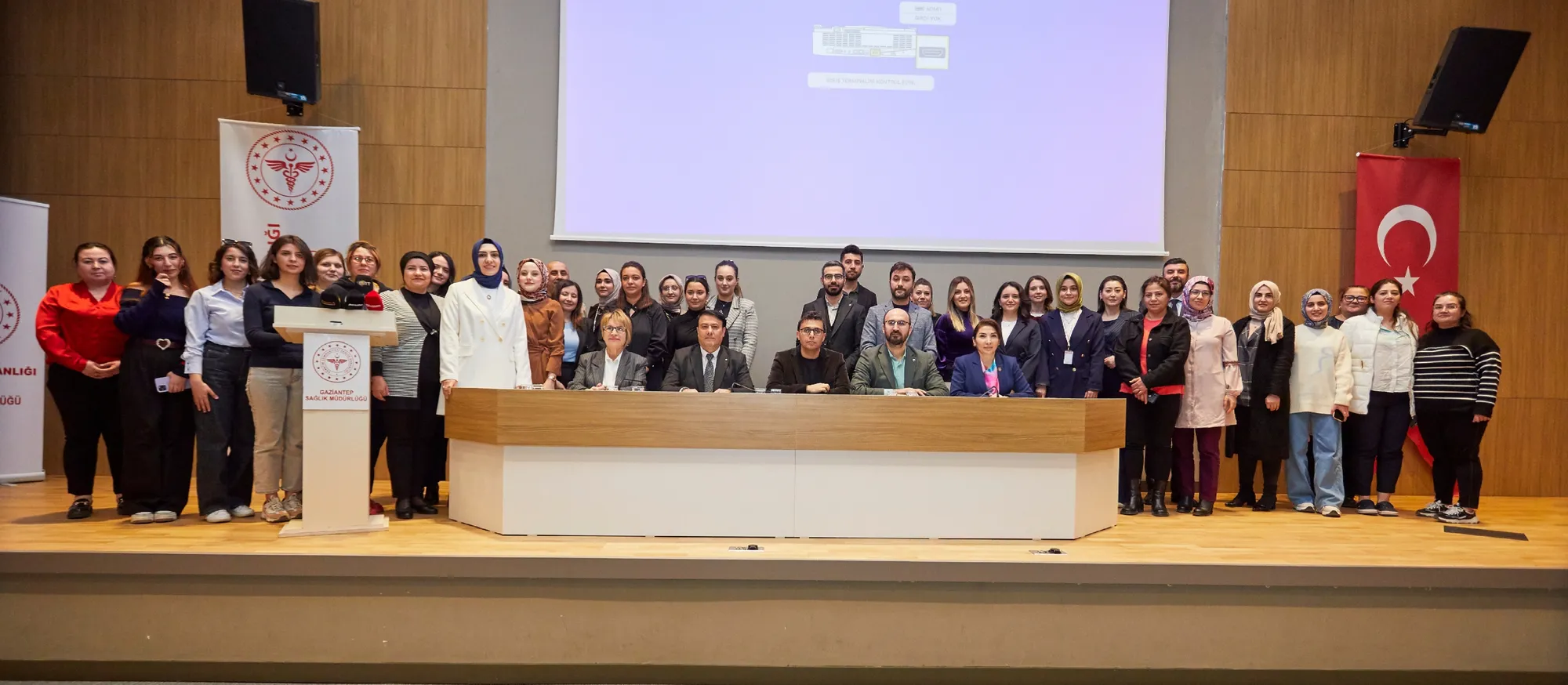 GGC İŞBİRLİĞİYLE ANLAMLI PANEL 'OBEZİTEYE ‘DUR’ DENİLMELİ'